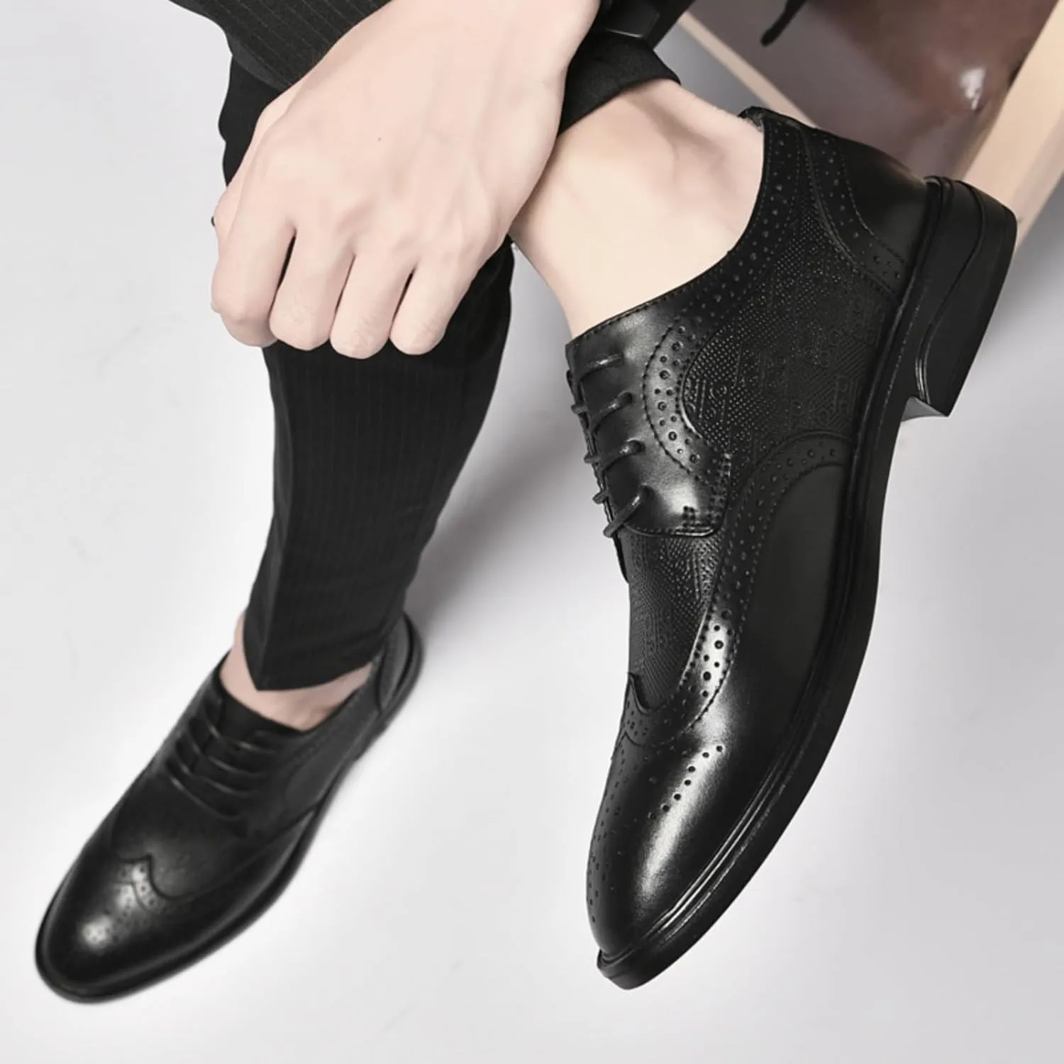 Men's Dress Shoes Two Tone Cowhide Leather Oxford Shoes with Brogue Details for Formal Business and Wedding - Derby Style