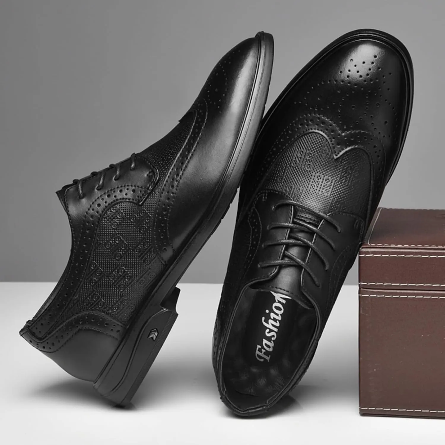 Men's Dress Shoes Two Tone Cowhide Leather Oxford Shoes with Brogue Details for Formal Business and Wedding - Derby Style