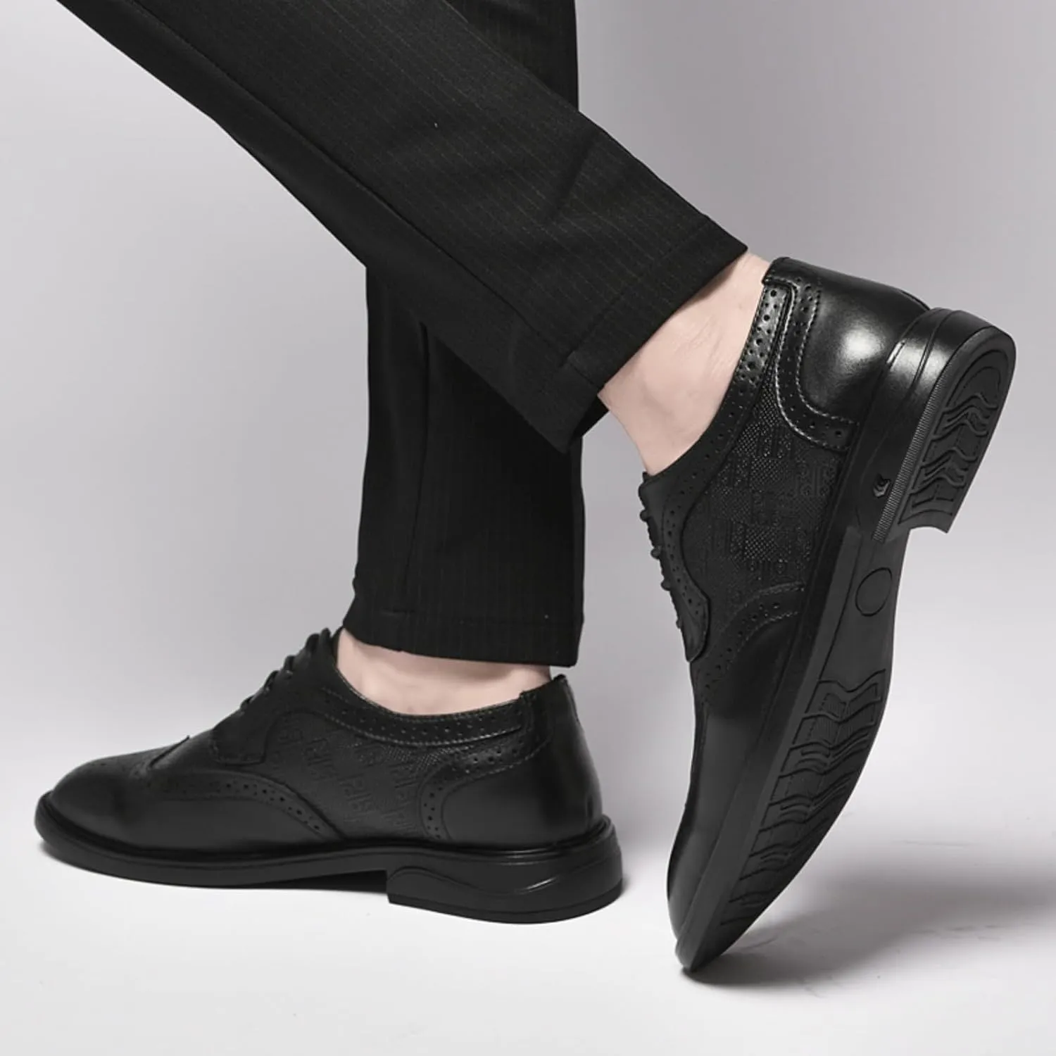 Men's Dress Shoes Two Tone Cowhide Leather Oxford Shoes with Brogue Details for Formal Business and Wedding - Derby Style