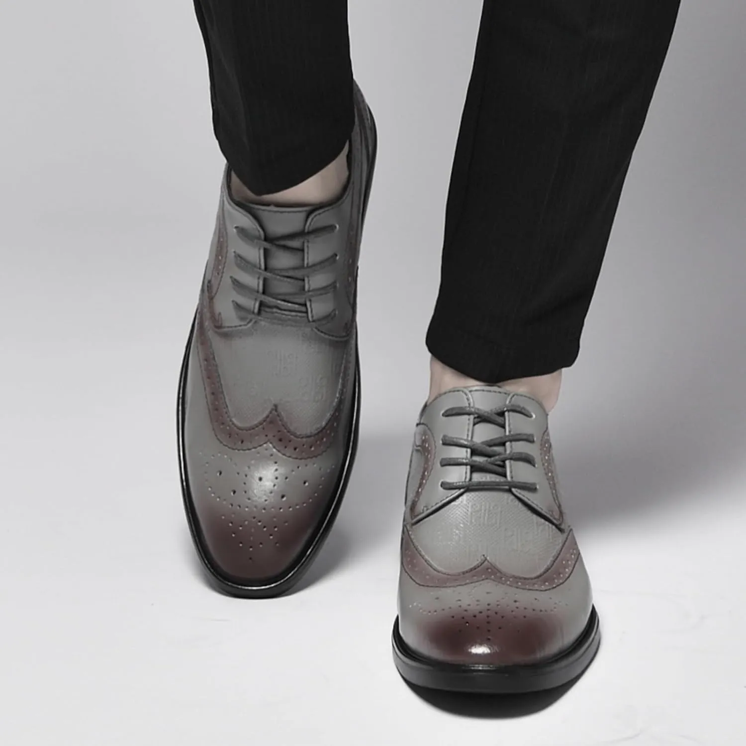 Men's Dress Shoes Two Tone Cowhide Leather Oxford Shoes with Brogue Details for Formal Business and Wedding - Derby Style