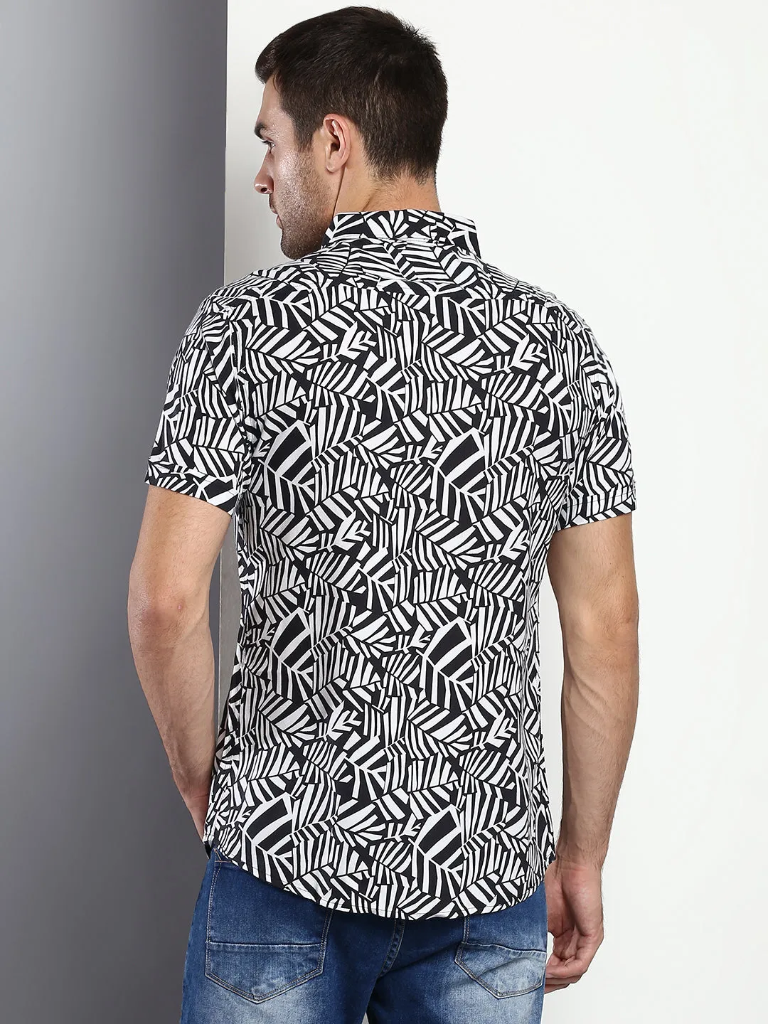 Men's Floral Black Slim Fit Rayon Casual Shirt With Spread Collar & Half Sleeves