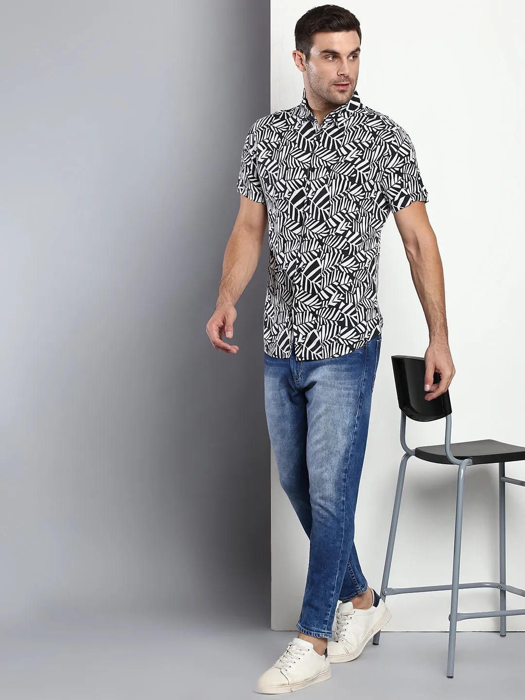 Men's Floral Black Slim Fit Rayon Casual Shirt With Spread Collar & Half Sleeves