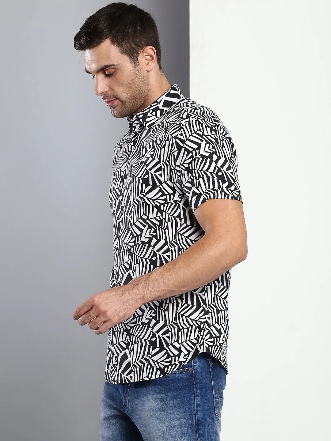 Men's Floral Black Slim Fit Rayon Casual Shirt With Spread Collar & Half Sleeves