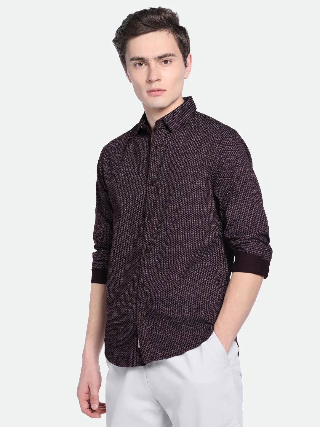Men's Slim Fit Wine Abstract Print Spread Collar & Full Sleeves Casual Shirt