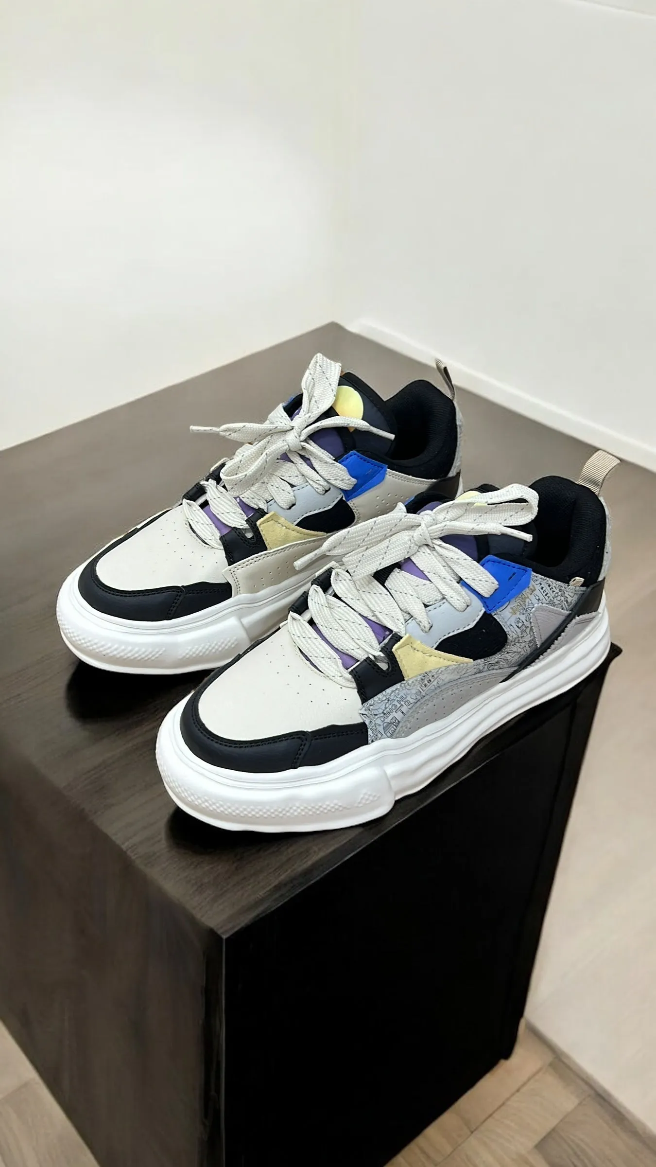 SEMIR UNISEX SNEAKERS IN CONTRAST COLOR