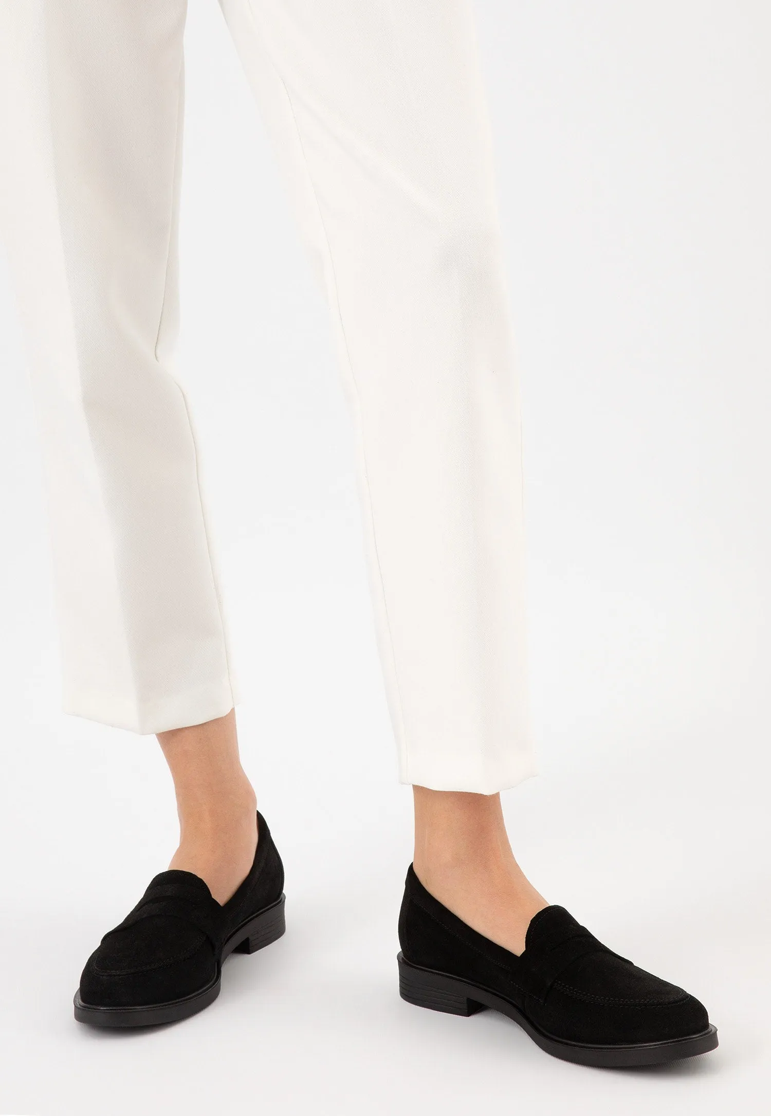 Wojas Black Velour Leather Loafers | 4622261